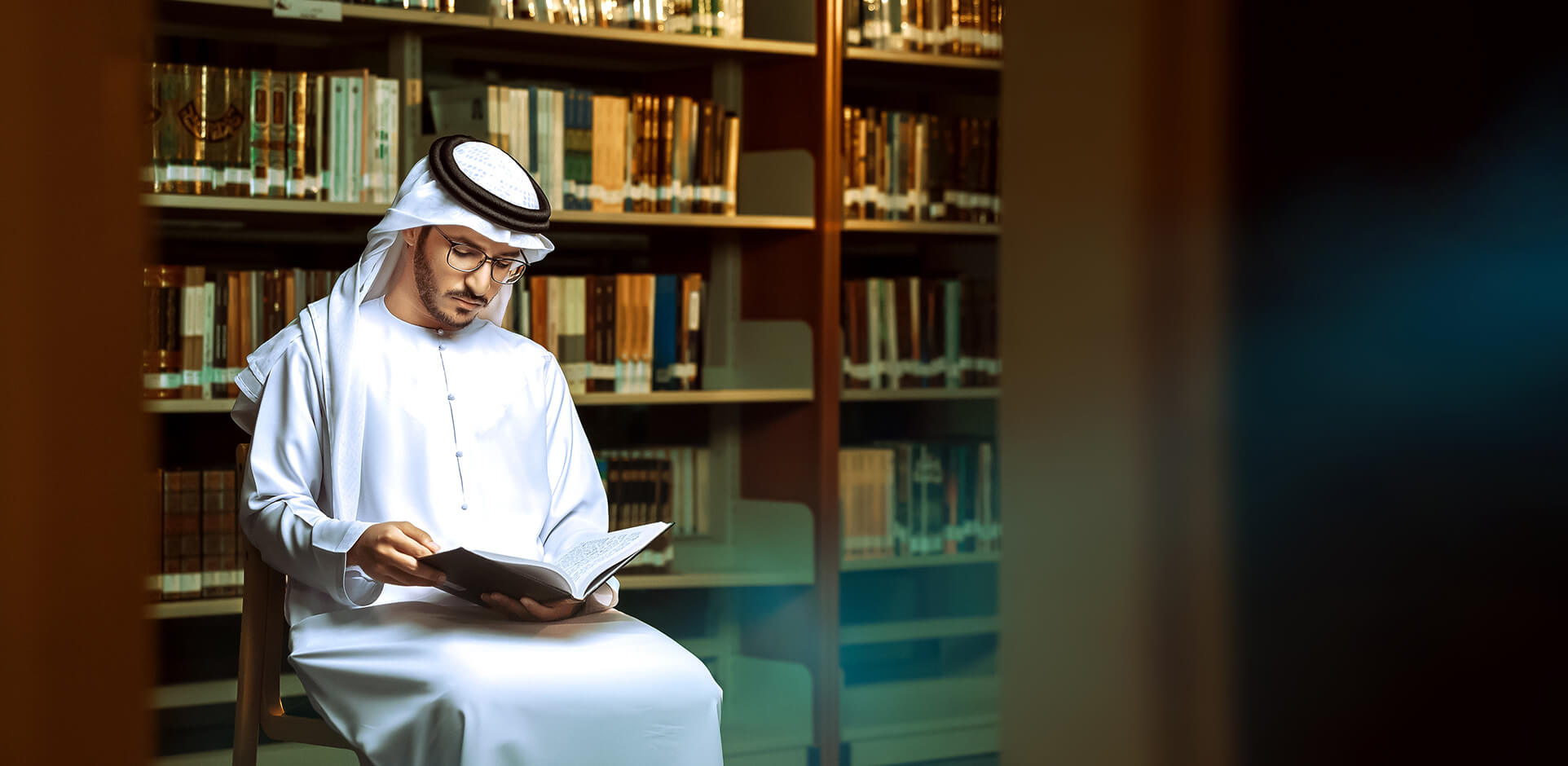 جـــامـعة مـحمد بن زايـدللــعـــــلــــوم الإنســـــــانـــــية