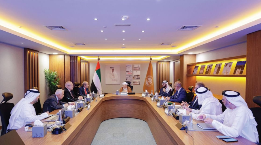 المجلس العلمي لجامعة محمد بن زايد للعلوم الإنسانية يبحث تطوير برامجها