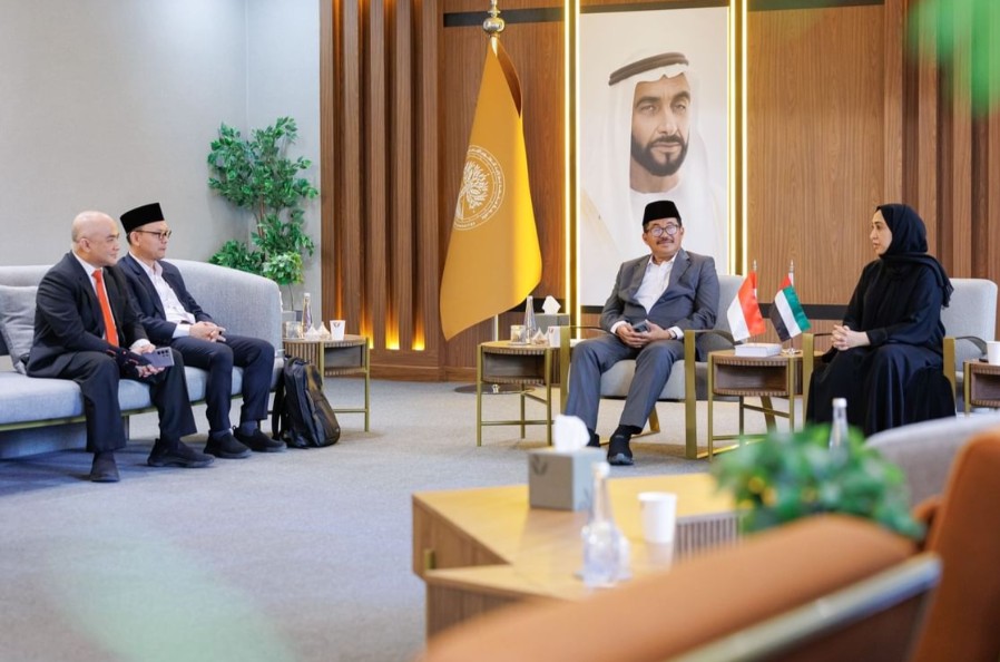 جامعتا محمد بن زايد للعلوم الإنسانية و”الشافعية الإندونيسية” تبحثان آفاق التعاون الأكاديمي