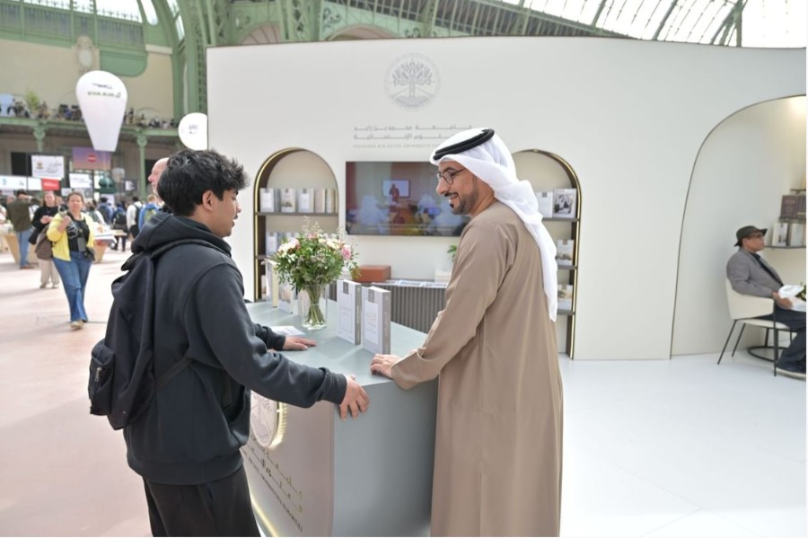 جامعة محمد بن زايد للعلوم الإنسانية تعزز حضورها الثقافي في “باريس الدولي للكتاب”